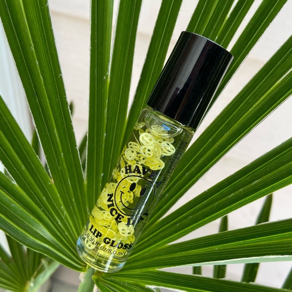 Y2K have a nice day 90’s roll on lip gloss makeup - Picture 10 of 11